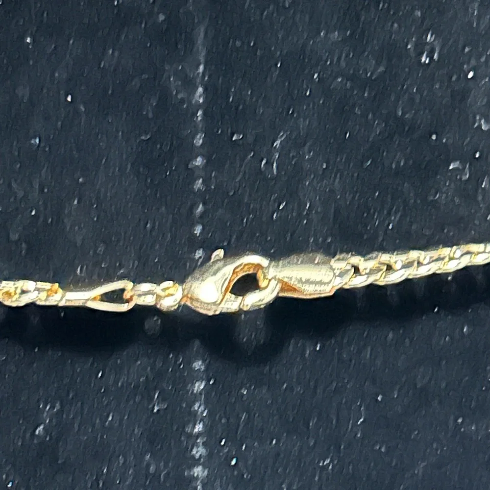 ✨ NWOT- 18K Gold Filled Cuban Link Chain with Black Onyx CZ Cross ✨
